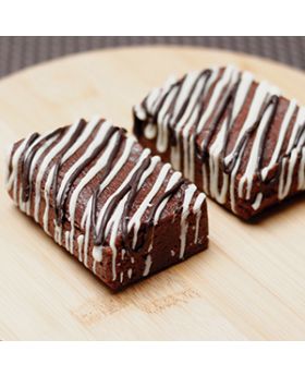 American Brownie: Dark & White Chocolate บราวนี่ ดาร์ค แอนด์ ไวท์ ช็อคโกแล็ต