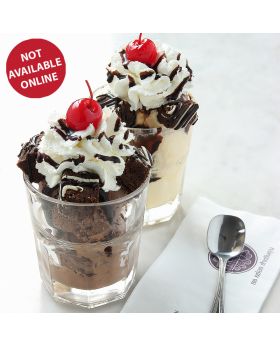 BROWNIE SUNDAE  บราวนี่ไอศครีมซันเดย์  布朗尼 & 冰淇淋聖代